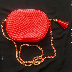RED SMALL CROSSBODY.